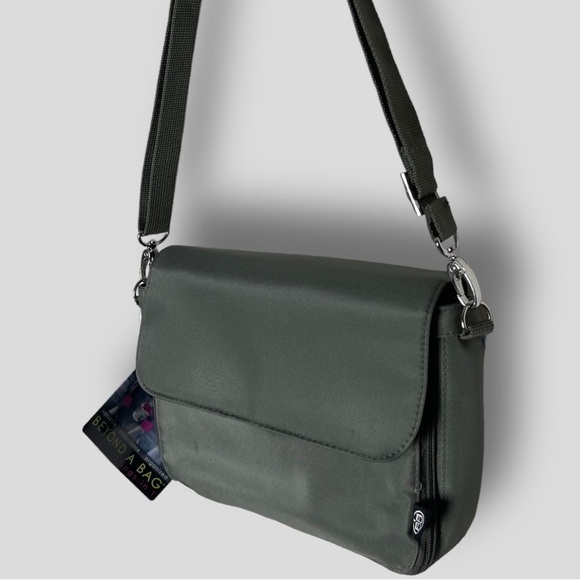 Ganz Beyond A Bag , 3 Sacs in One | Color: Green Blue  | Size: 3 Sacs in 1 - Picture 13 of 16